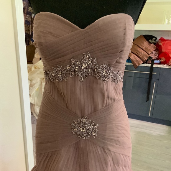 Ruffles and ruching with slight train. - Picture 2 of 12